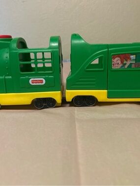 Fisher Price Little People Train Set Green Engine & Car Sounds Ramp Works Clean